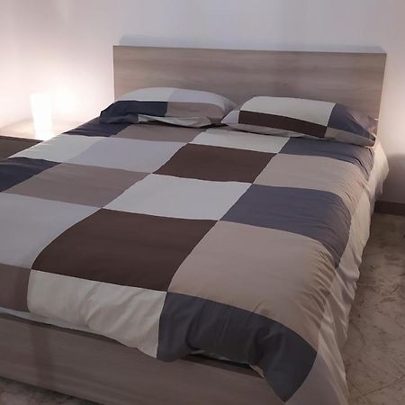 Malias Apartment Bari Bagian luar foto