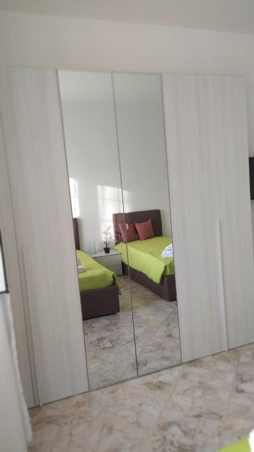 Malias Apartment Bari Bagian luar foto