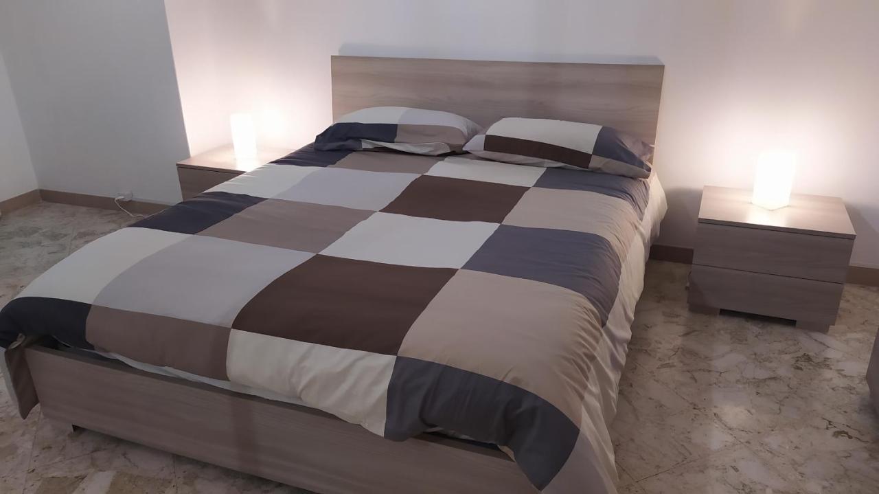 Malias Apartment Bari Bagian luar foto