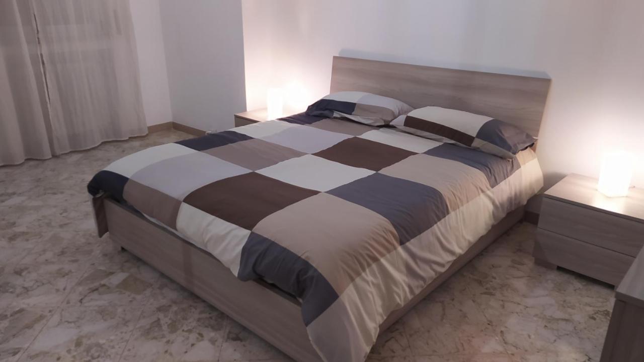 Malias Apartment Bari Bagian luar foto